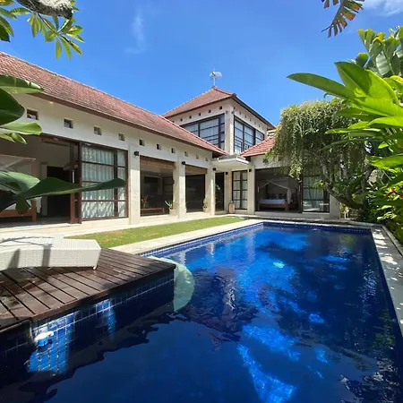 Spacious Villa In Petitenget Top Location