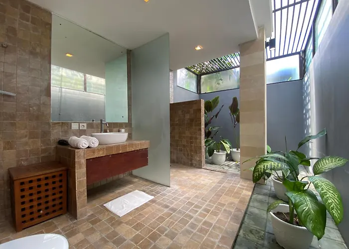 Villa Spacious In Petitenget Location Seminyak (Bali)
