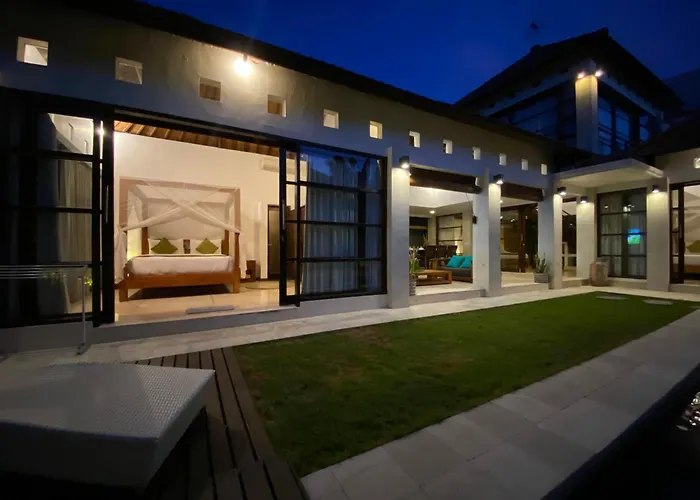 Spacious In Petitenget Location Villa