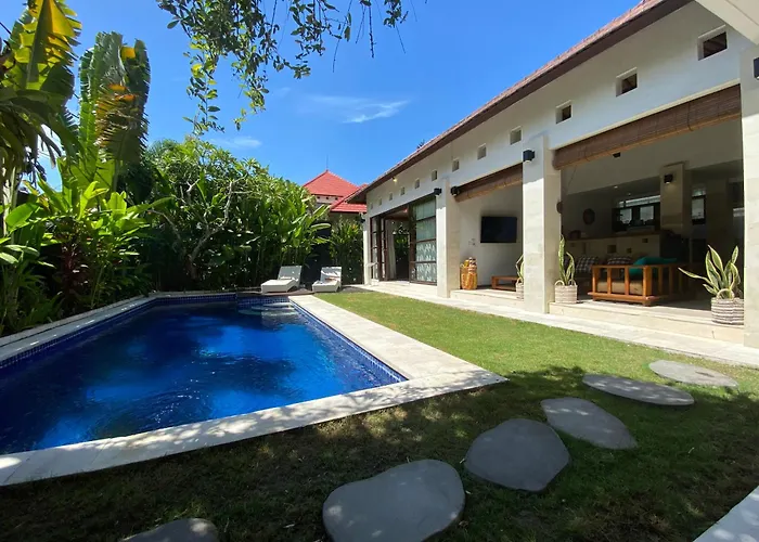 Villa Spacious In Petitenget Location